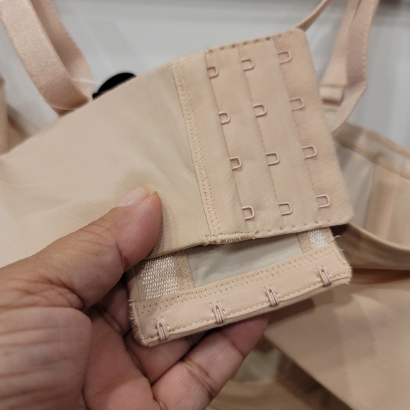 NWT TORRID Strapless Unlined Straight Back Multiway Straps Bra - Sz 40D US - Picture 7 of 8